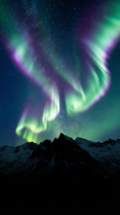 Example of the Aurora Night Sky style