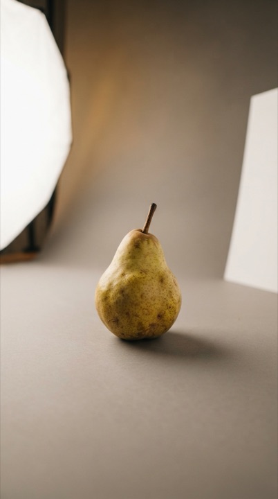 Example of the Shallow Tabletop Still style